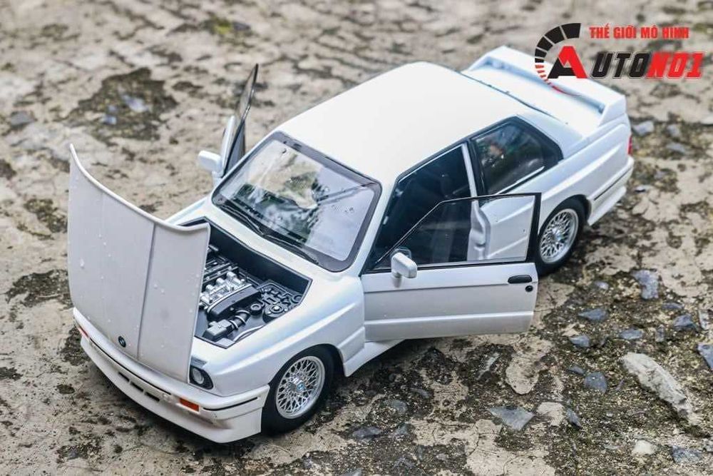 Модель авто Jinlifang 1:24 - Nissan Skyline GT-R R34, BMW M3 E30 1988