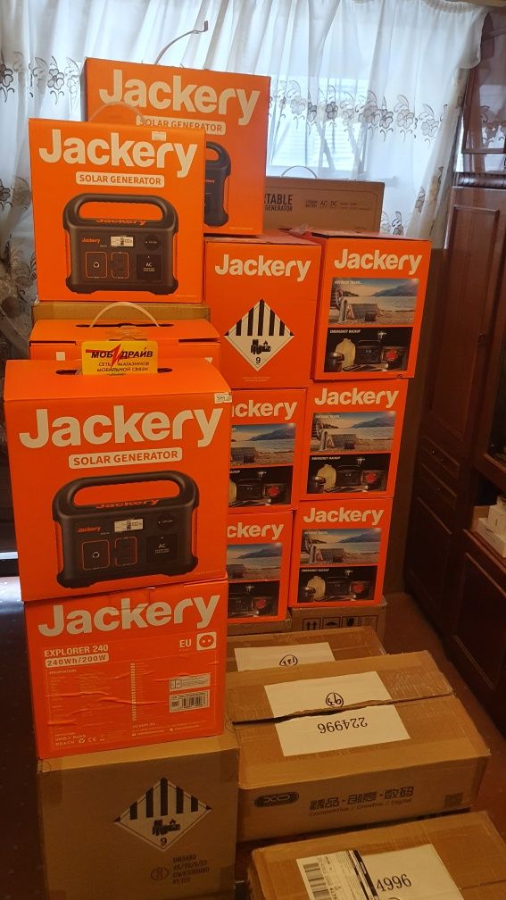 Jackery Explorer 240 Портативная зарядная электростанция