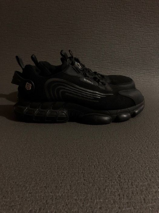 Кроссовки Suadex.