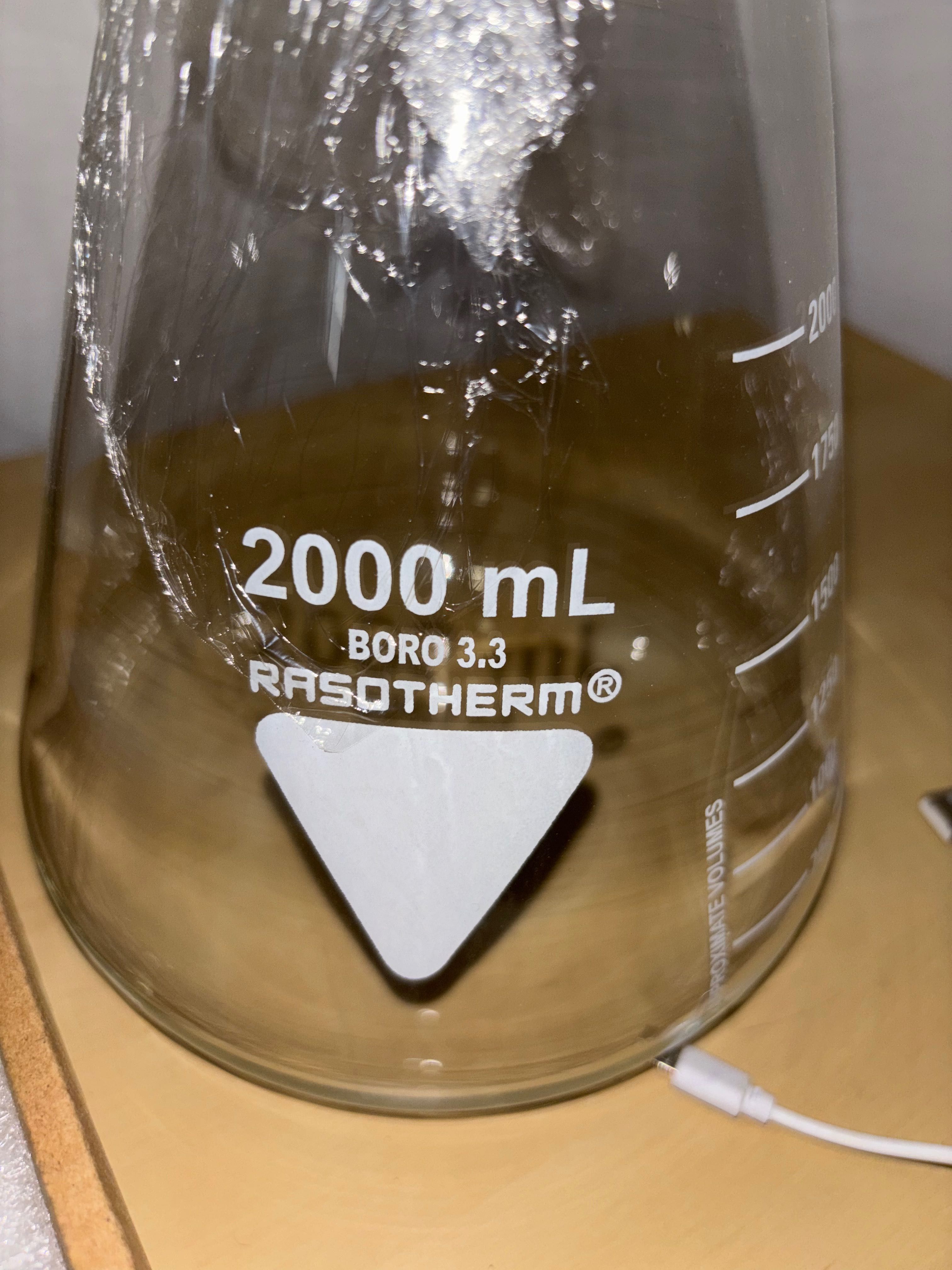 Agitador magnético + Erlenmeyer 2L (2000 ml)