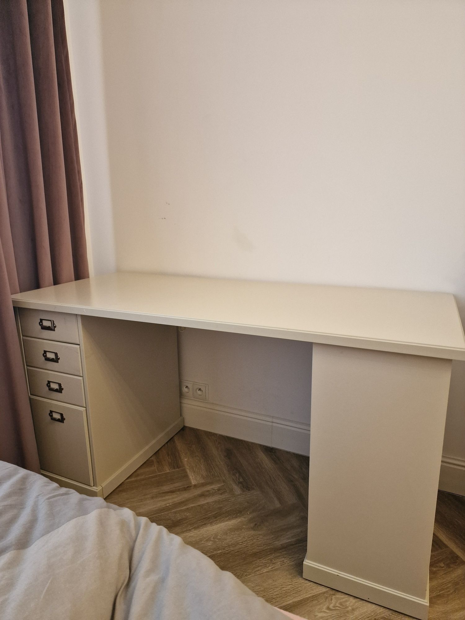 Piękne biurko IKEA w b.dobrym stanie - szare