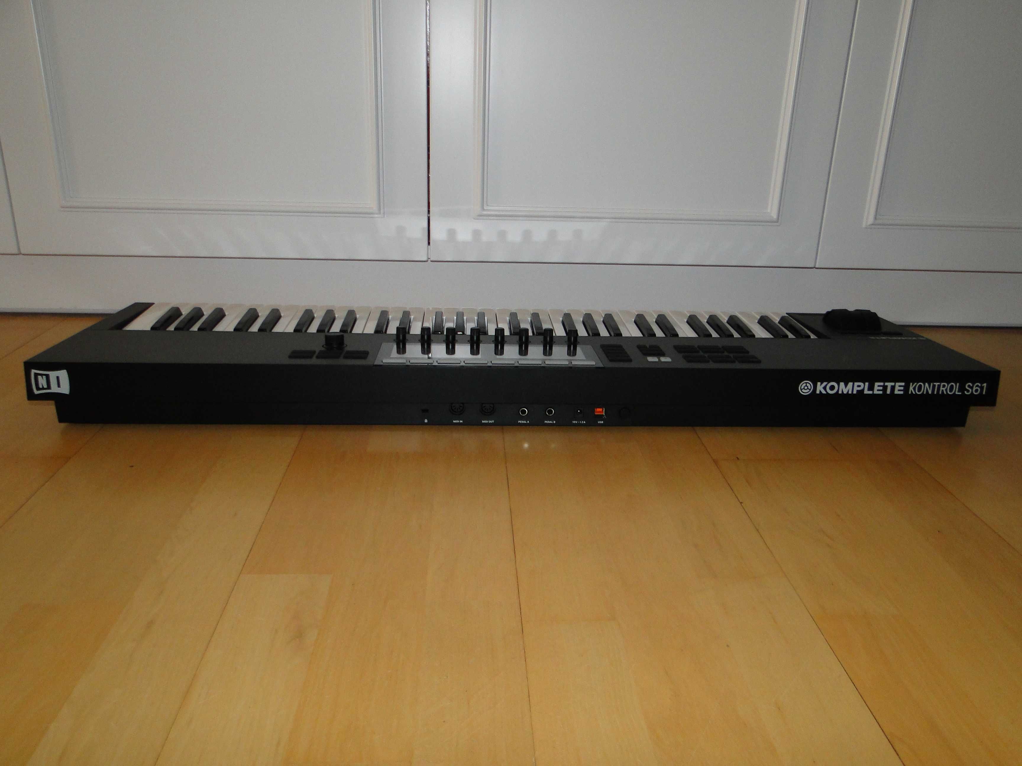 Zawodowa Klawiatura Sterująca Native Instruments Komplete Kontrol S61