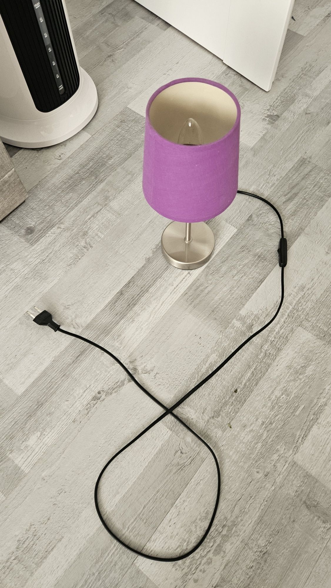 Lampka fioletowa sprawna dla dziewczynki