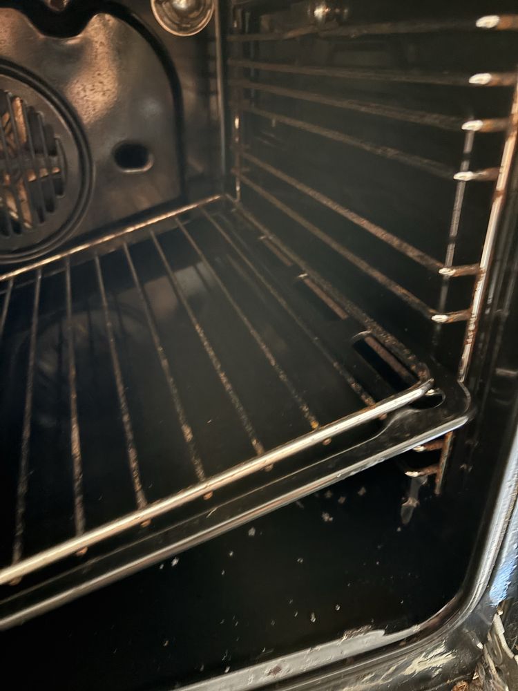 Forno Ariston a funcionar com algum uso