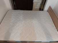 Cama de casal com colchão