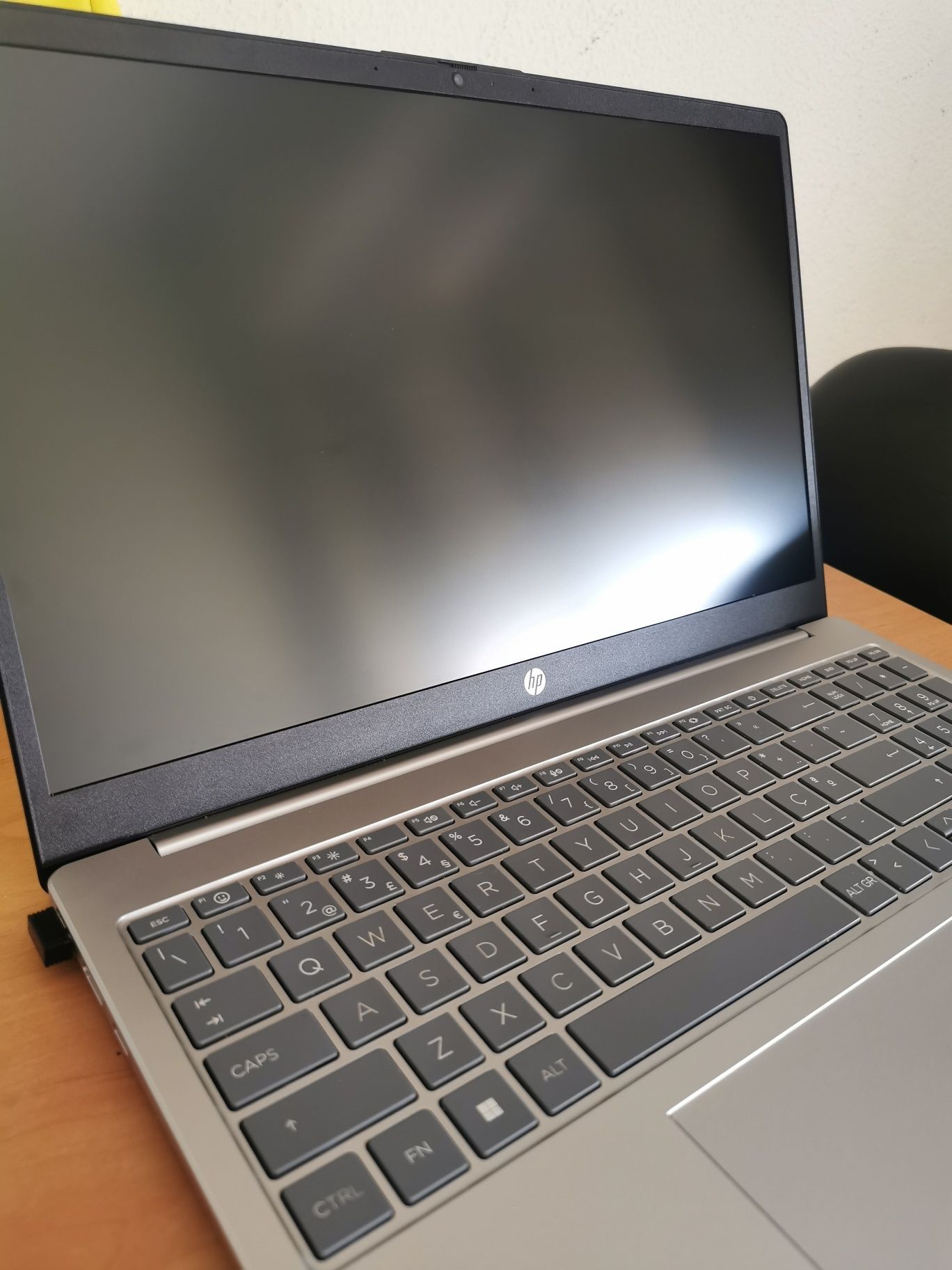 Portátil HP 15-fd0008np