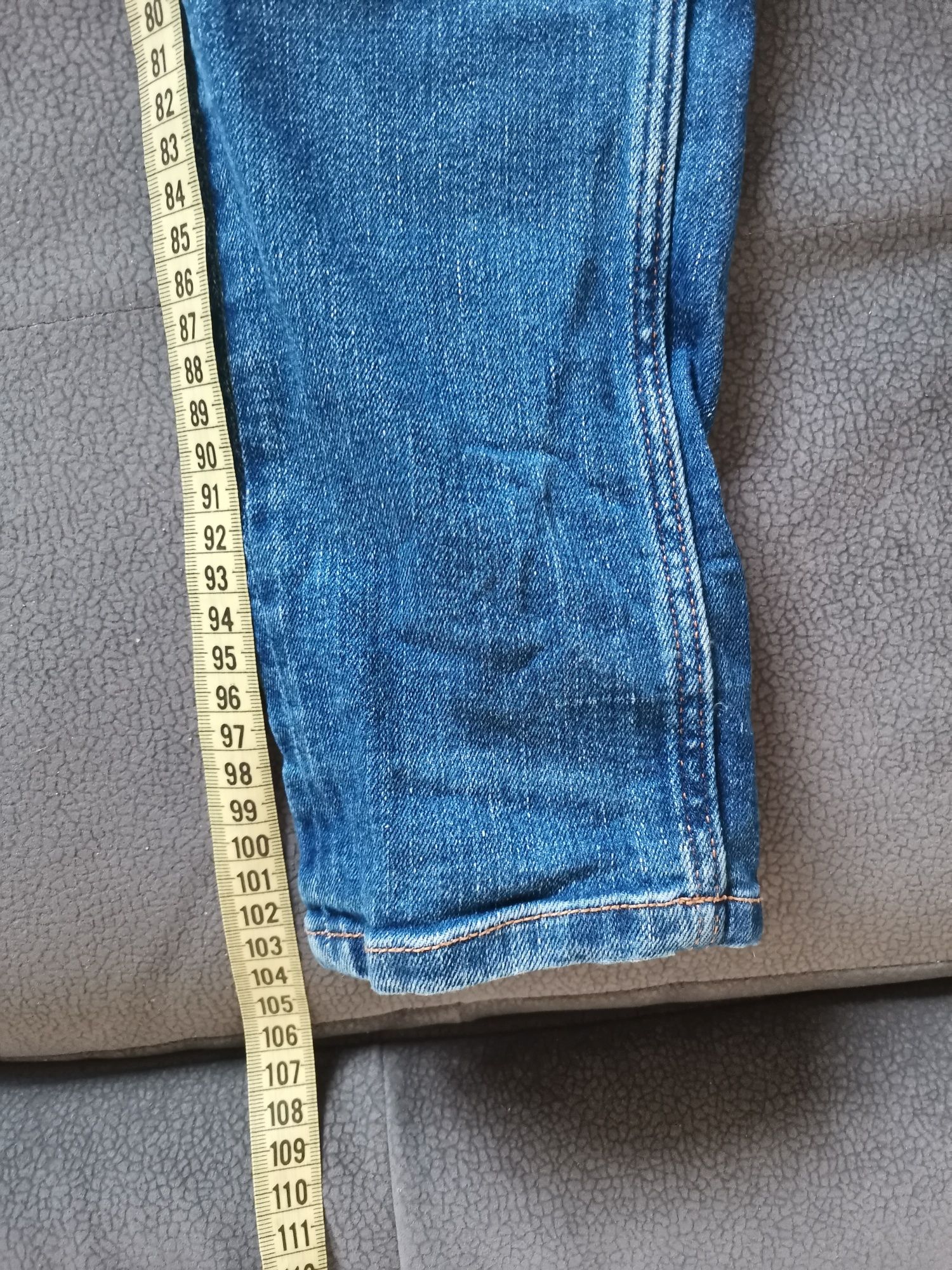 Spodnie jeansy GUESS r. 28 b. dobry stan