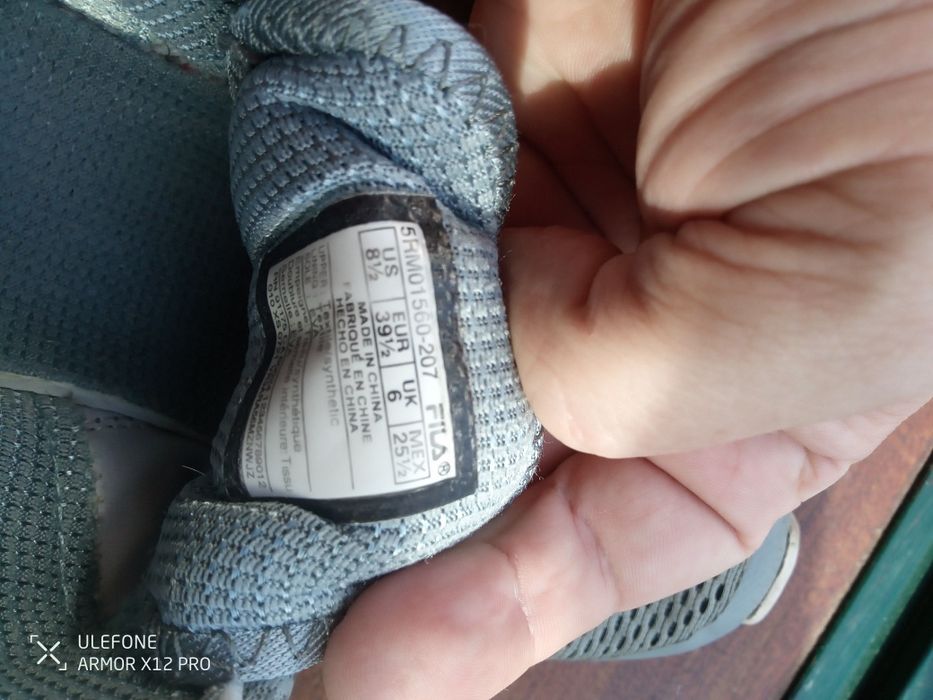 Sapatilhas FILA em cinzenta, tamanho EUR 39.5 US 8.5