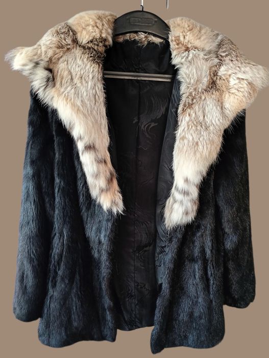 Дл 78см, в груди 108см. Норковая шуба с рысью. Полушубок