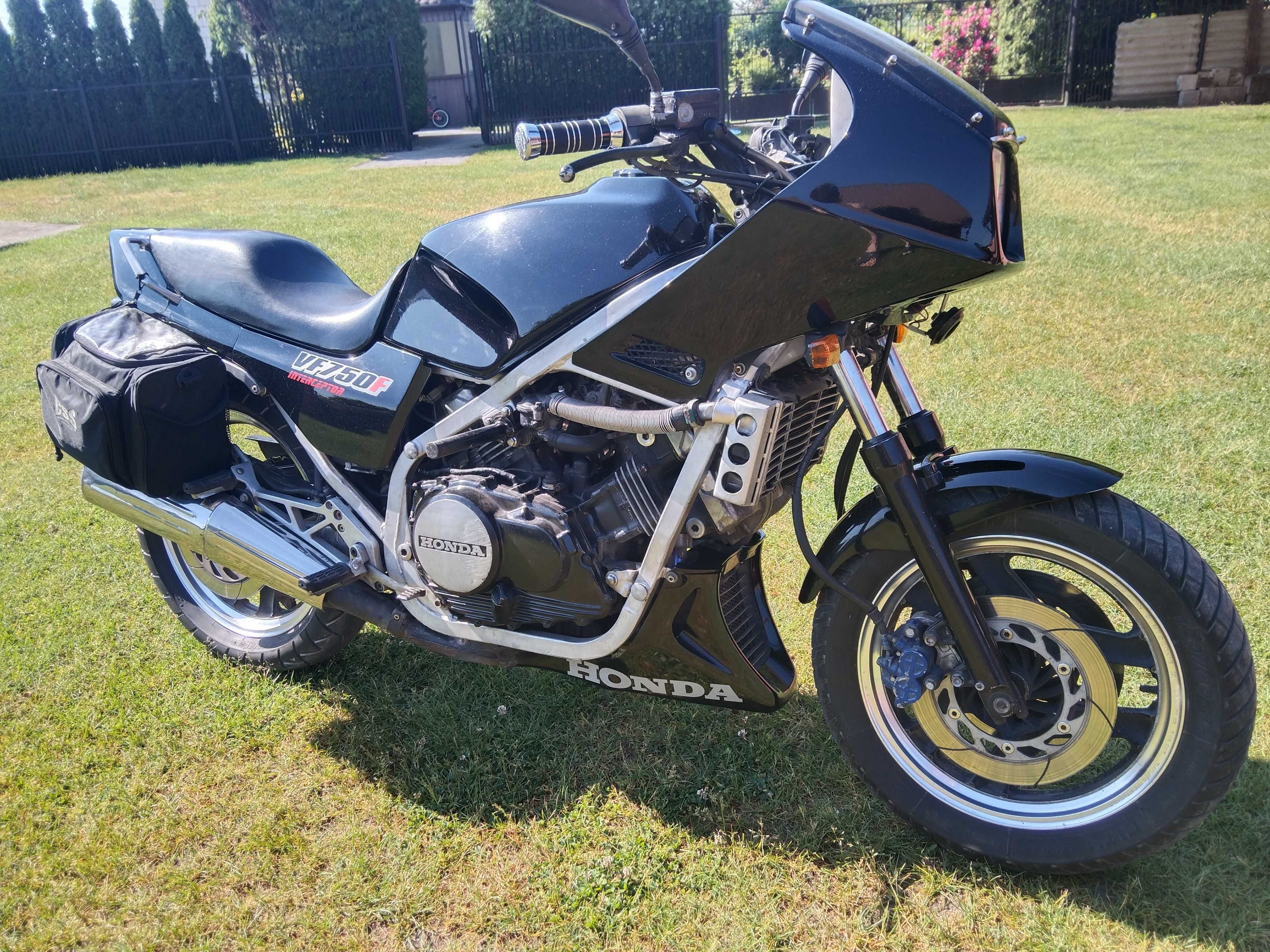 HONDA VF750F INTERCEPTOR V4 DOHC jak Magna turystyczny klasyk ZABYTEK