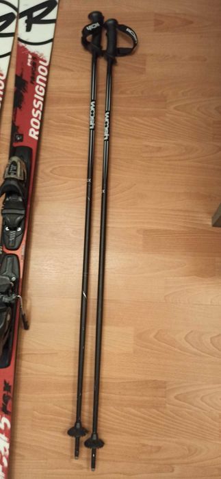 Narty z wyposażeniem