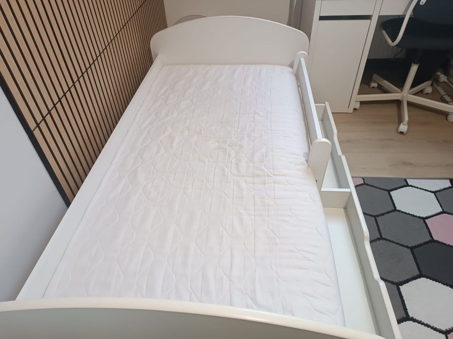 Łóżko dziecięce 160x90 z materacem