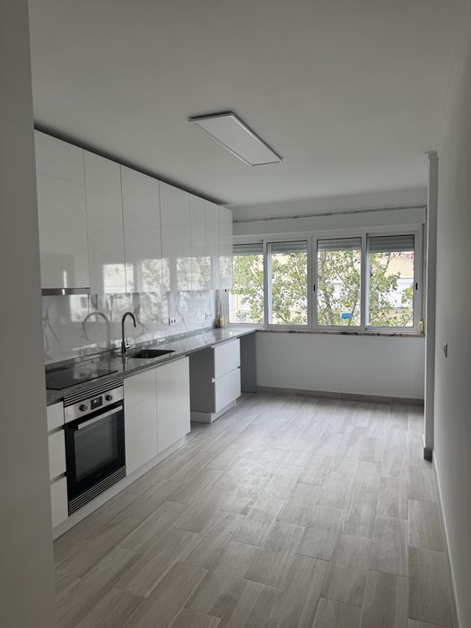 Arrendo T2 em São João da Talha - Loures