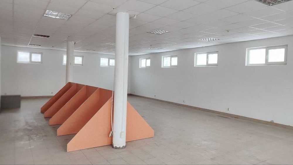 Продається комерційне приміщення . Чортків