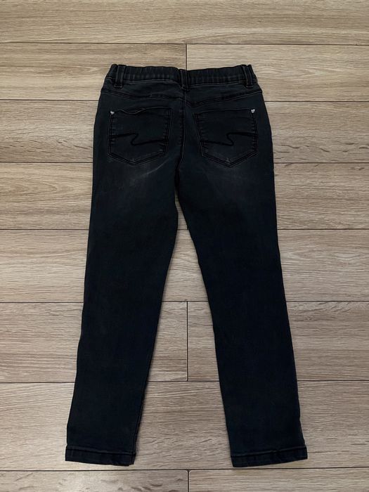 George czarne jeansy z cekinami rozmiar 116-122cm.