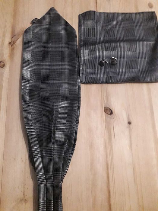 Elegancki zestaw fular, poszetka spinki pudełko prezentowe 100% jedwab
