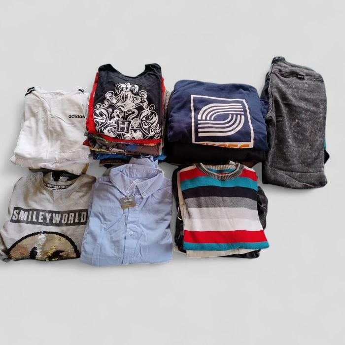 Zestaw ubrań dla chłopca r.140-152