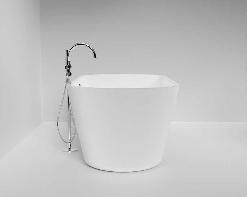 BRAIDER Akrylowa Wanna Wolnostojąca CANNEA 140 x 75 cm Biała Z syfonem