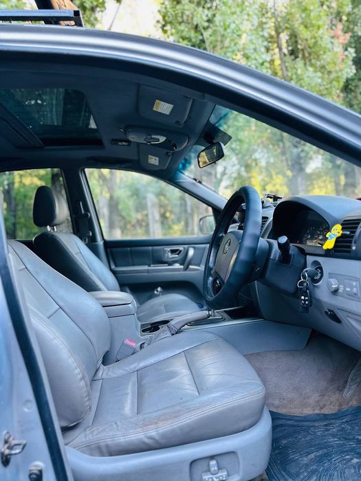 Продам kia sorento 2.5 дизель полный привод автомат