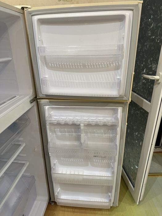 Холодильник SAMSUNG