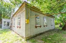 Житловий будинок в затишному пригороді, за кілька хвилин від міста!