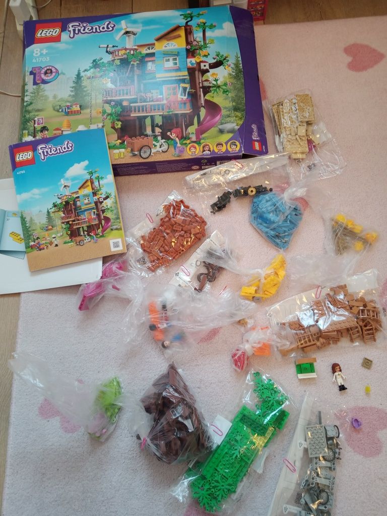 LEGO Friends Domek na drzewie przyjaźni 41703.