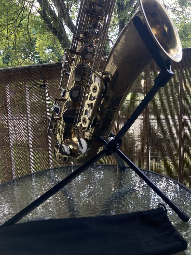 Statyw na saksofon tenorowy K&M Jazz chowany do czary z etui