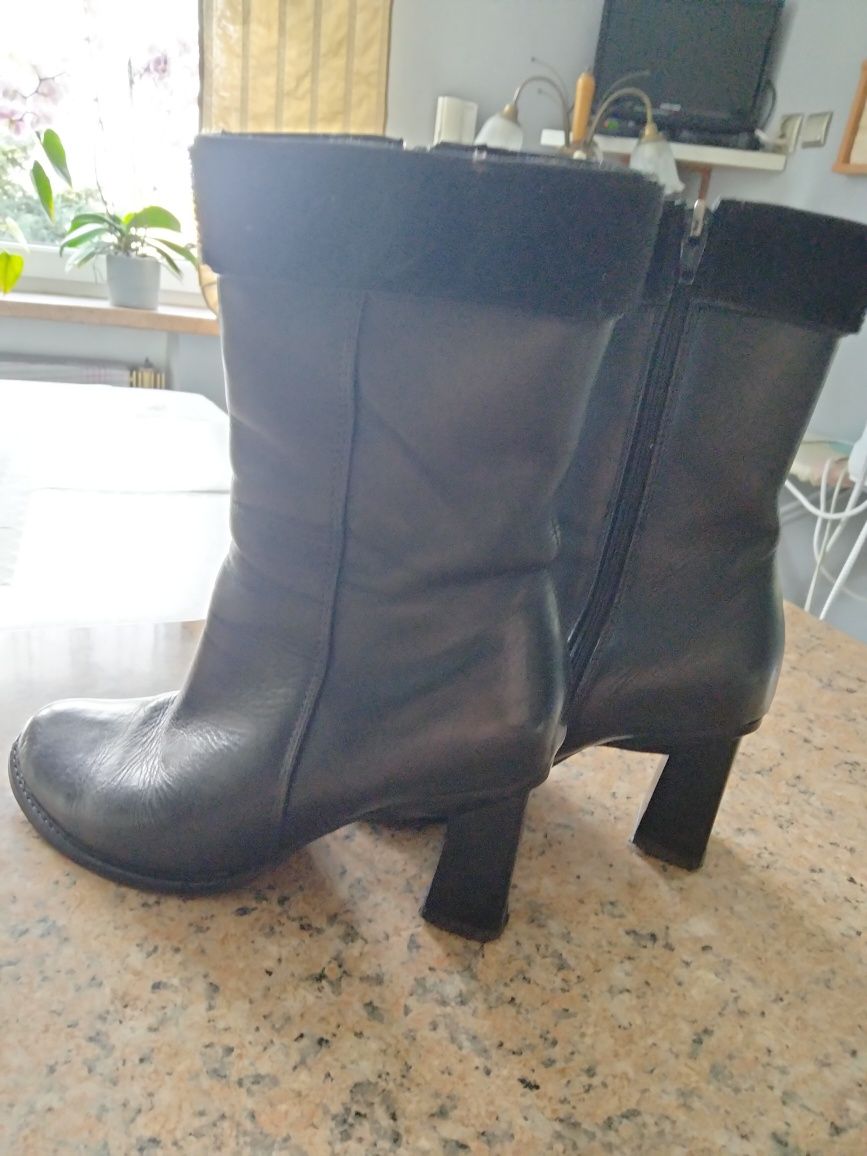 Buty skórzane zimowe damskie na słupku stan db czarne gruba skóra r.37