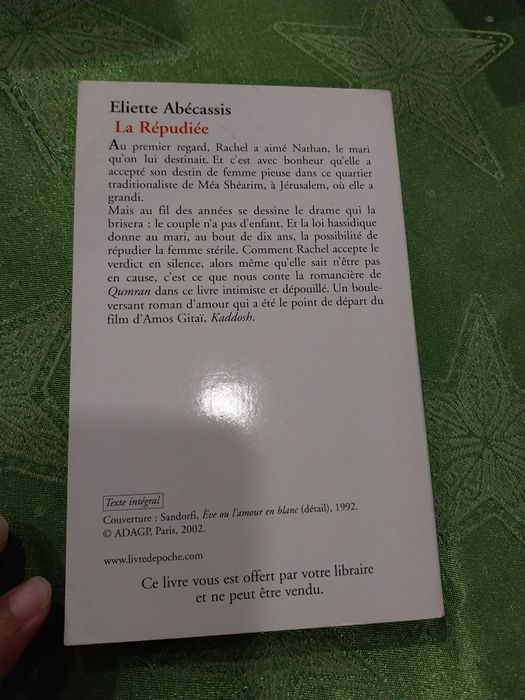 La Répudiée. Portes incluídos