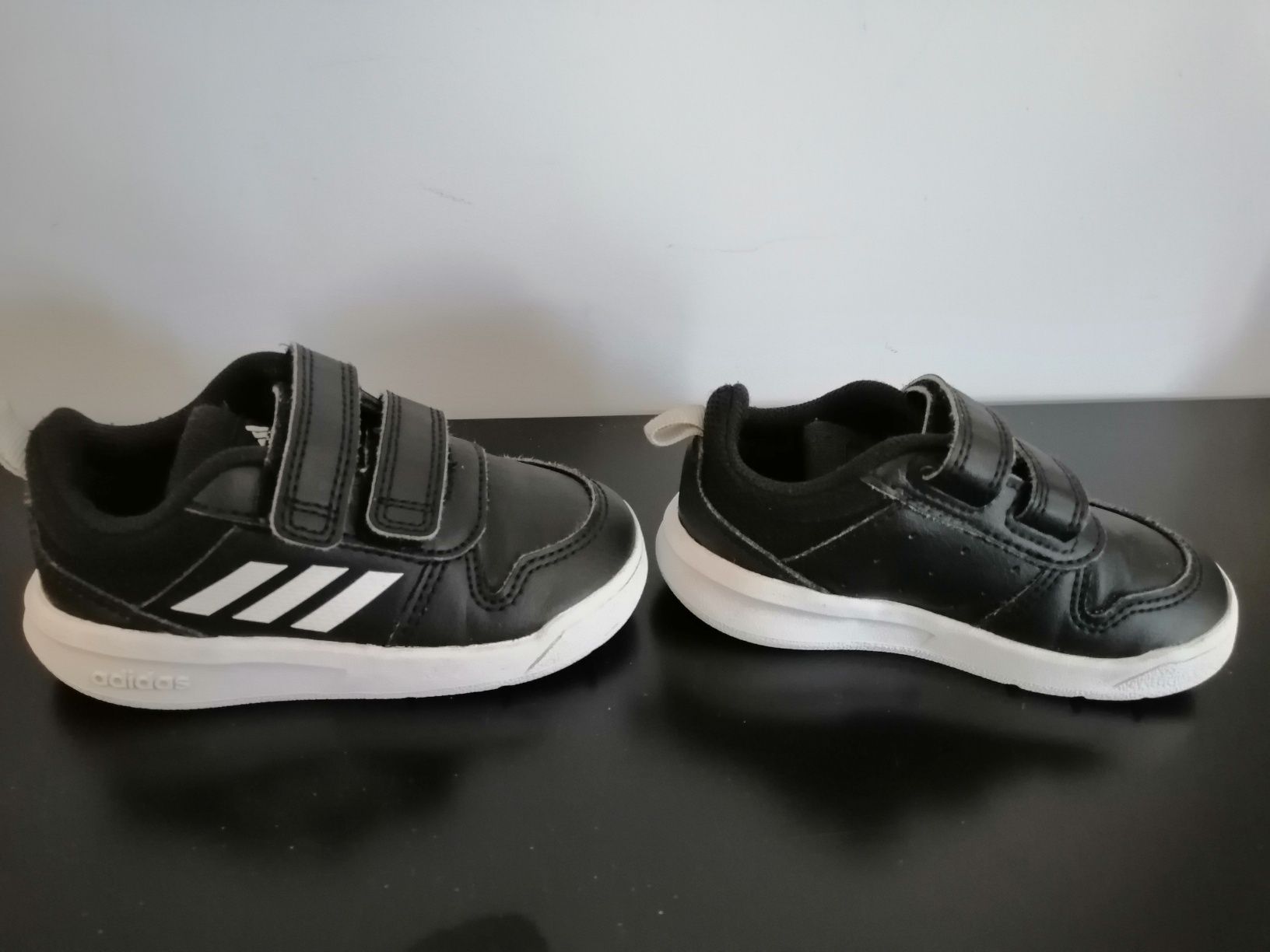 Buty chłopięce Adidas r. 21 male 22