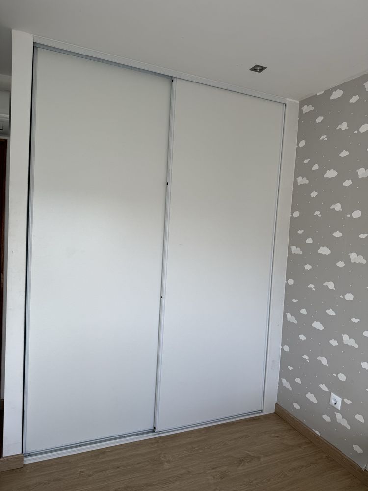 Quarto Para Arrendar Em Vila Nova De Gaia - Para Partilhar