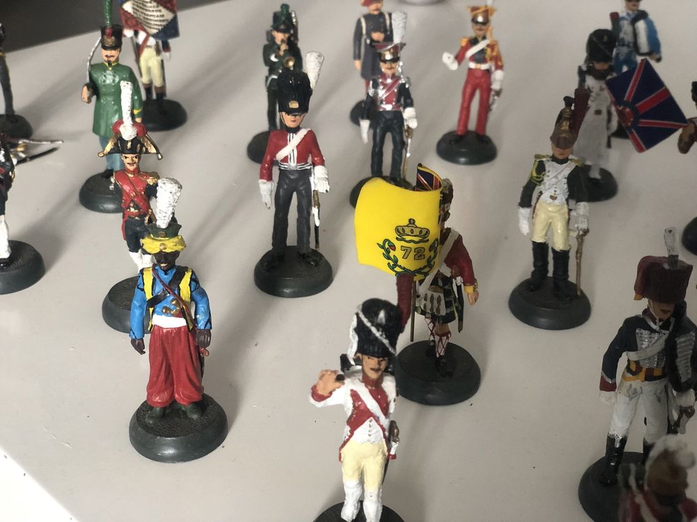 31 figuras de soldados de chumbo