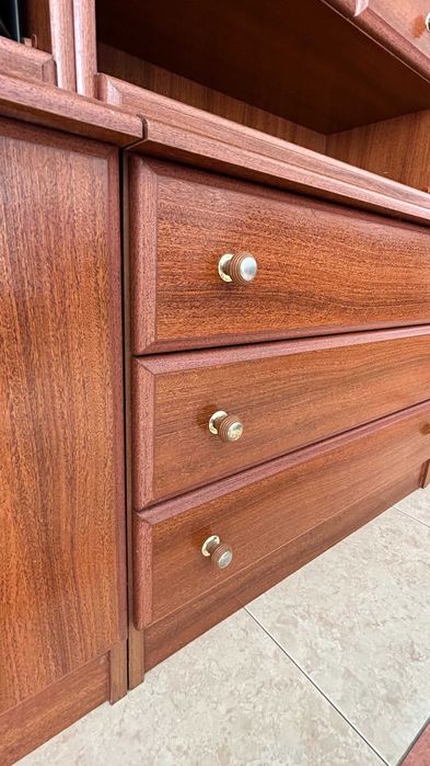 Móvel, com muita arrumação