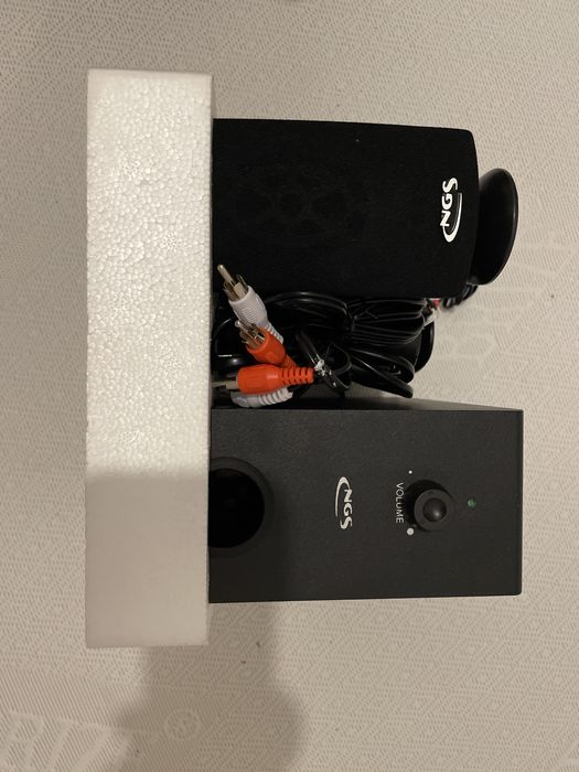 2 colunas + 1 subwoofer