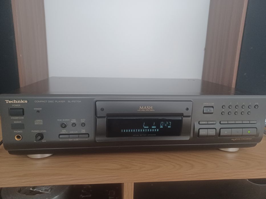 Technics SL-PS770A compact disc player