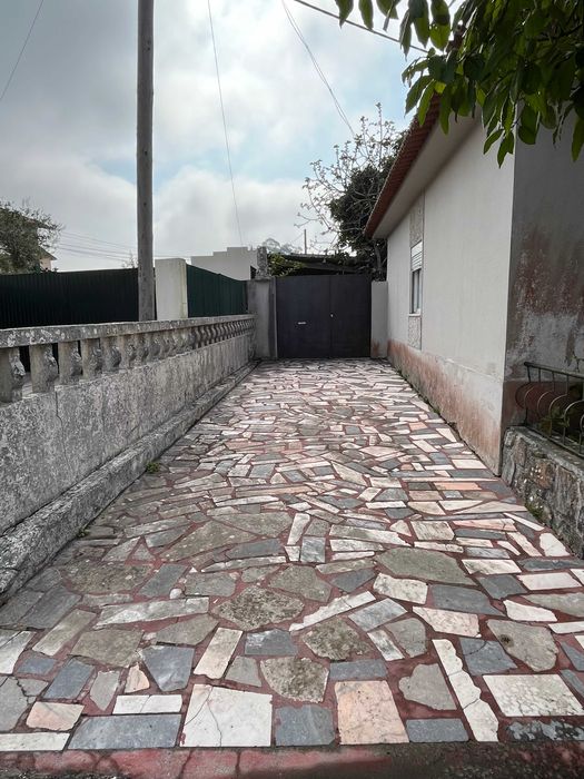 Casa mobilada a alugar a um casal ou pessoa sozinha