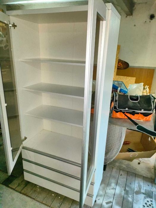 Witryna z 3 szufladami, biała na wysoki połysk
