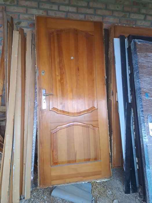 Двері вхідні металеві