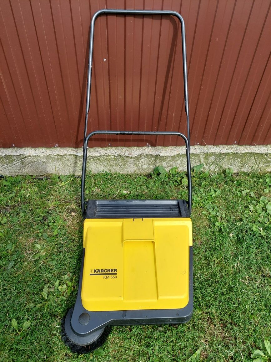 Zamiatarka karcher km 550