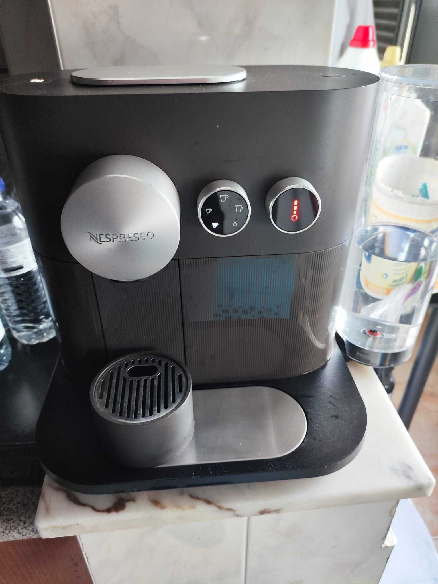 Nespresso Expert D80