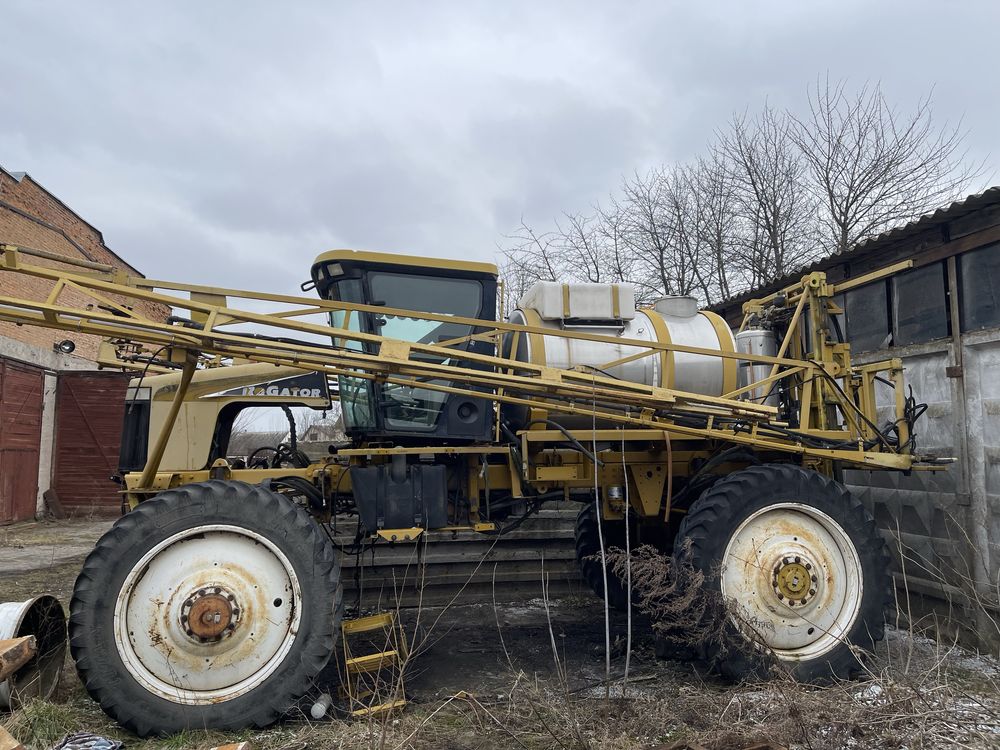 Оприскувач Cat challenger Rogator 1074 обприскувач запчастини