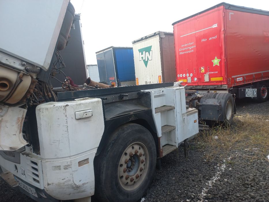 Рено Магнум євро 3 на запчастини або цілим