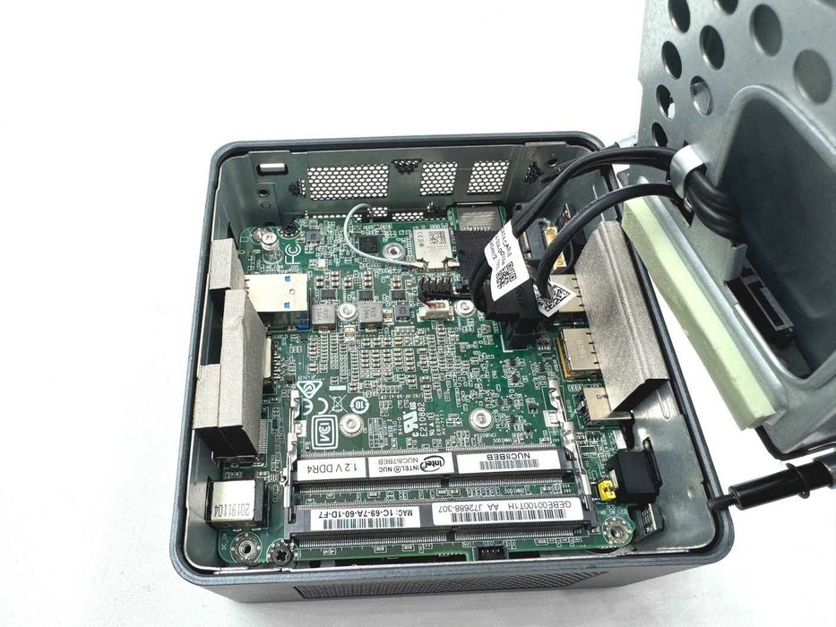 Потужний міні пк Intel NUC i5-8259u 4 ядра | 8gb | 64gb ssd | USB4