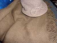 Komplet nowy beżowy  szal czapka z daszkiem