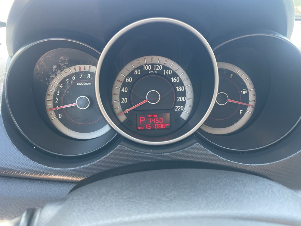 Kia Cerato 2009 6 200 $