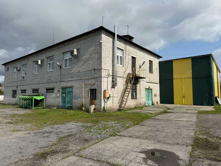 Продаж виробничого комплексу 4320 м2 та 2 га у Житомирська обл, Чуднів