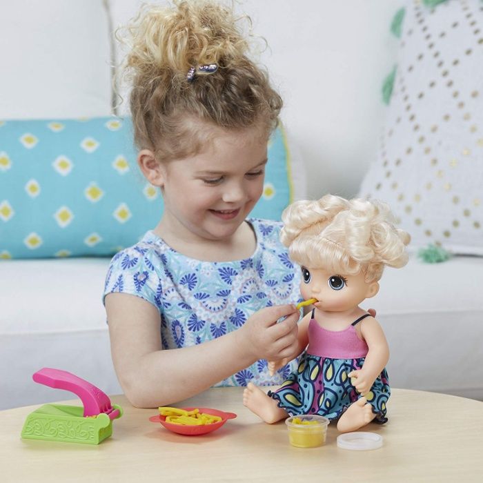 Интерактивная кукла Малышка Беби Элайв Ляля и лапша Baby Alive