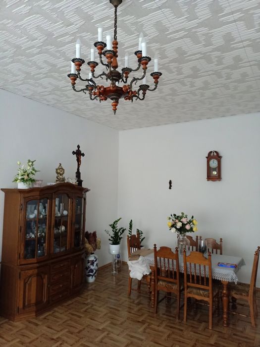 Meble stylowe plus żyrandol