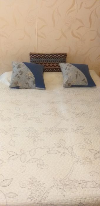 Березняки, Днепровская набережная 9, Своя! Легкоатлетический манеж!