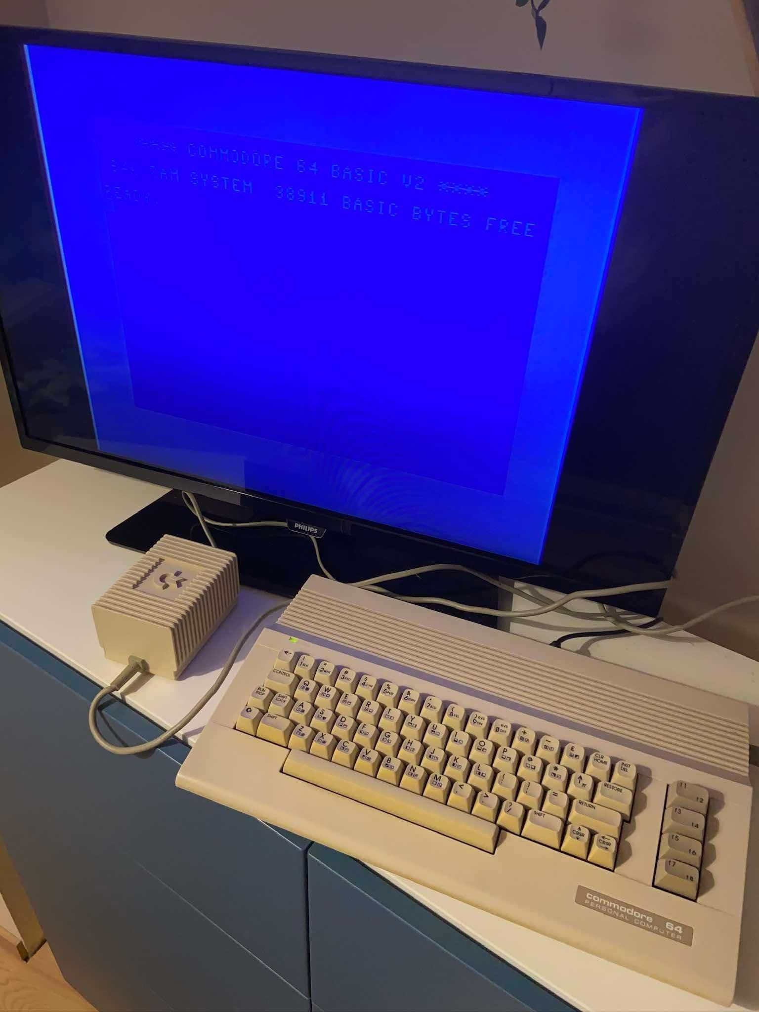 Komputer Commodore 64 sprawny + zasilacz